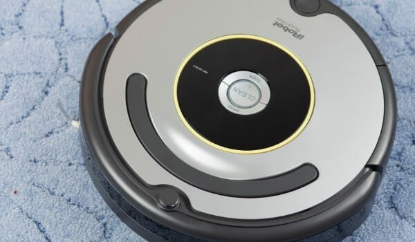 iRobot Roomba 980 vacuuming robot