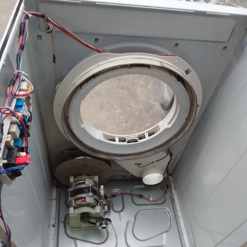Nationwide Appliance Repair Technician assess the internal parts of a washing machine