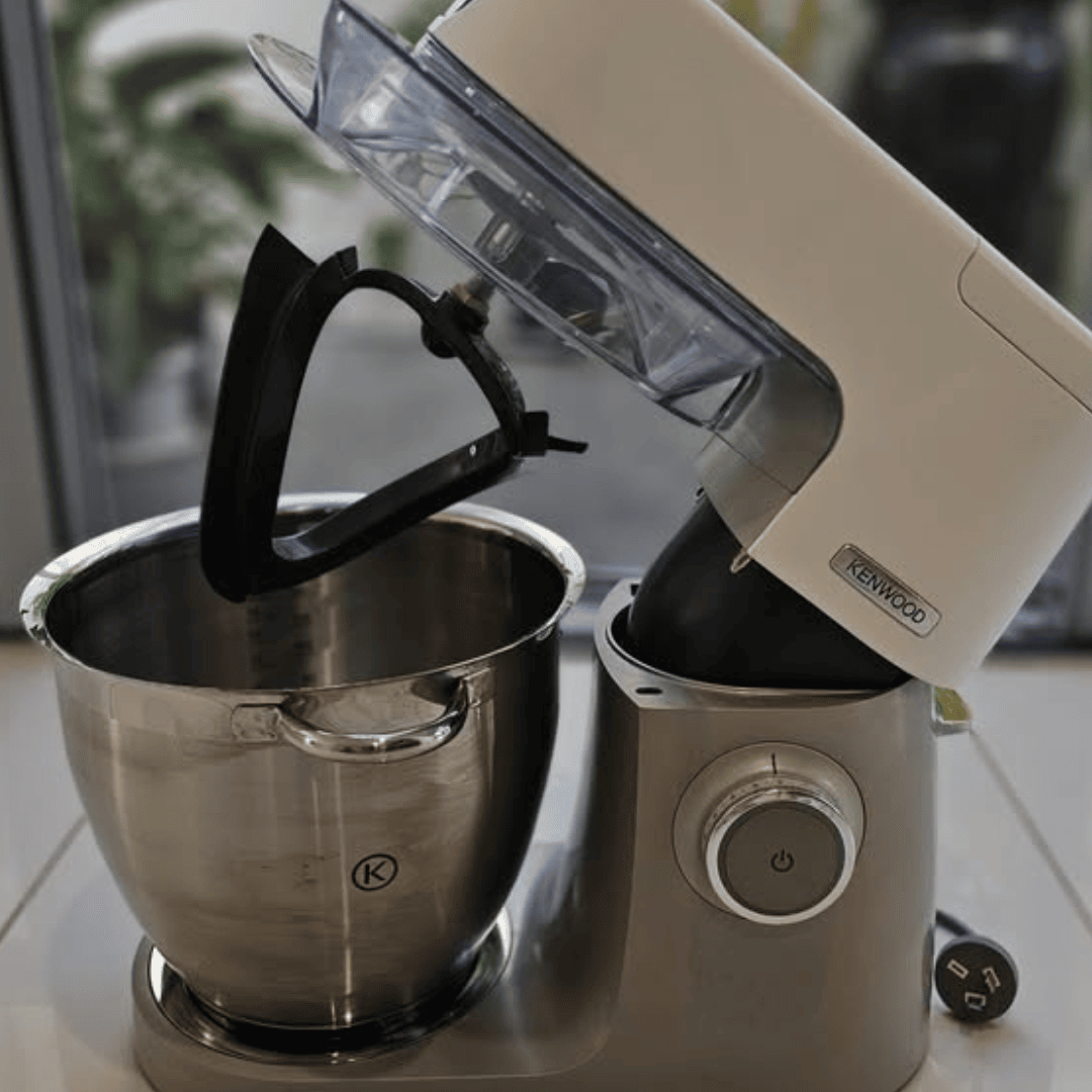 Kenwood-mixer-repair2 A white and gray colour of kenwood mixer